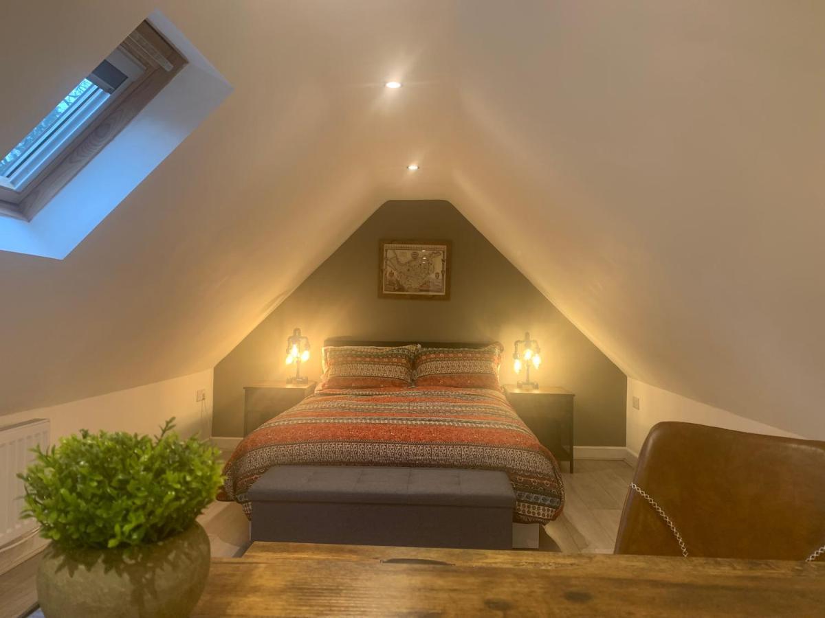 Вилла Fantastic Location, Annexe With Hot Tub Warmingham Экстерьер фото